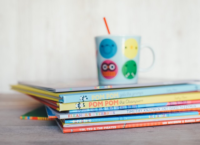 childrens-books-1246675_640